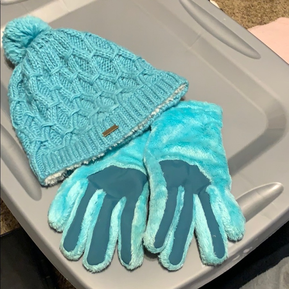 Hat & Gloves